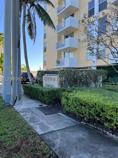 2020 NE 135th St 609, North Miami FL - photo 6 of 53