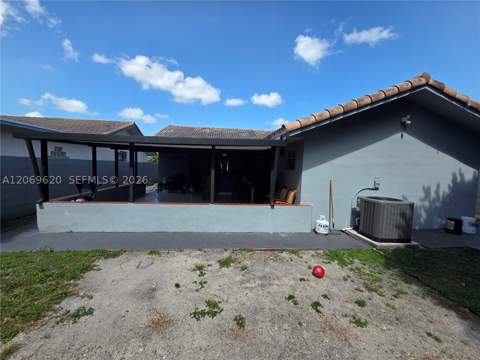 7825 W 4th Ln, Hialeah FL - photo 17 of 21