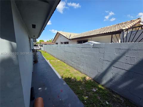 7825 W 4th Ln, Hialeah FL - photo 18 of 21