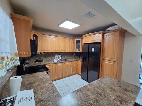 7825 W 4th Ln, Hialeah FL - photo 8 of 21