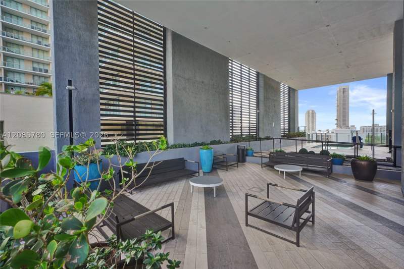 1 bedroom Condominium at 121 NE 34th St 2705, 3401 Midtown Condo, Miami — photo 4