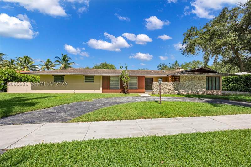 4 bedroom SingleFamilyResidence at 11800 SW 72nd Ave, Montgomery East Sec 2, Pinecrest — photo 2