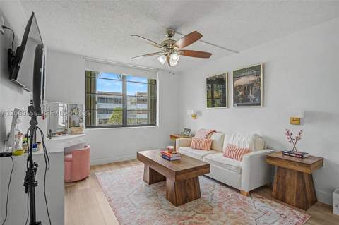 10852 N Kendall Dr 314, Miami FL - photo 20 of 29