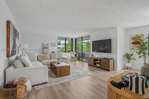 10852 N Kendall Dr 314, Miami FL - photo 8 of 29