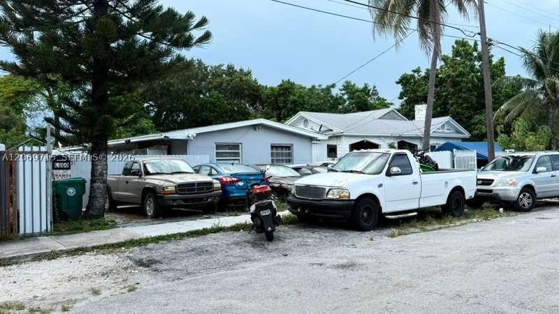 2 bedroom SingleFamilyResidence at 6220 NE Miami Pl, Inglewood Gardens, Miami — photo 4