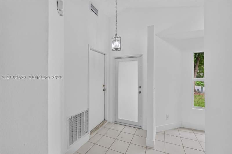 3 bedroom SingleFamilyResidence at 792 SW 9th St, Villas Of Palm Bay, Florida City — photo 3