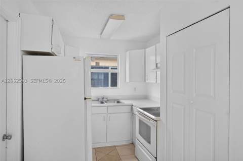 941 SW 7th Pl, Florida City FL - photo 11 of 28