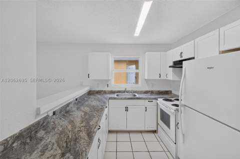 744 SW 9th St, Florida City FL - photo 10 of 34