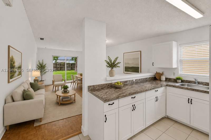 4 bedroom SingleFamilyResidence at 744 SW 9th St, Villas Of Palm Bay, Florida City — photo 5