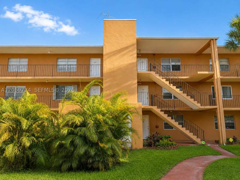 2 bedroom Condominium at 1230 W 54th St 329A, The Kensington Condo, Hialeah — photo 3
