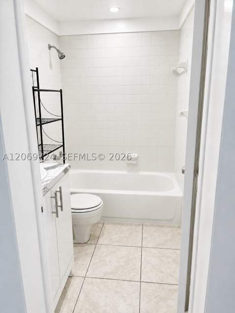1230 W 54th St 329A, Hialeah FL - photo 9 of 11