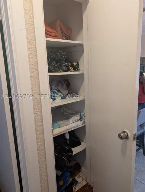 560 NW 184th Ter, Miami Gardens FL - photo 18 of 38