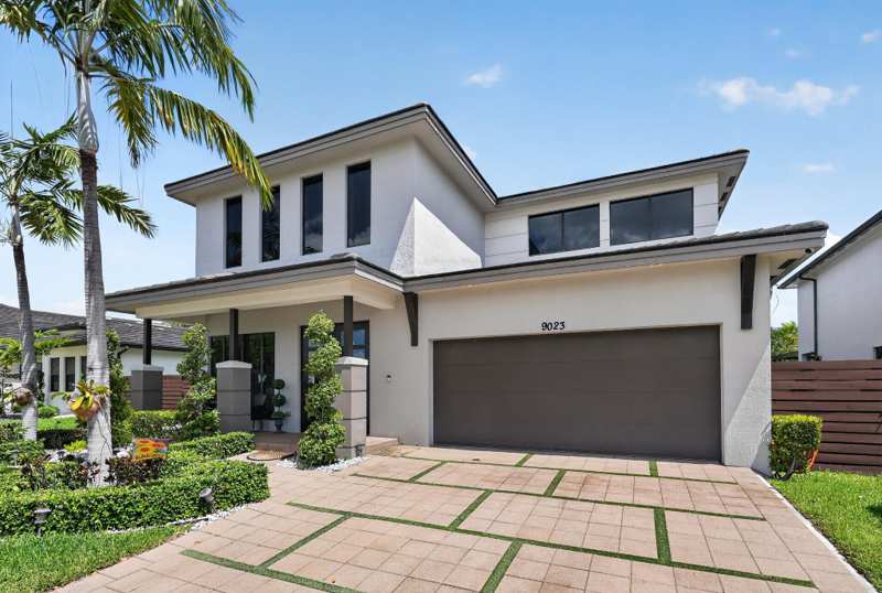 4 bedroom SingleFamilyResidence at 9023 NW 161st Terrace, Dunnwoody Lake, Miami Lakes — photo 1