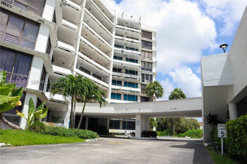 2 bedroom Condominium at 13951 Kendale Lakes Cir 310A, Towers Of Kendale Lakes C, Miami — photo 1