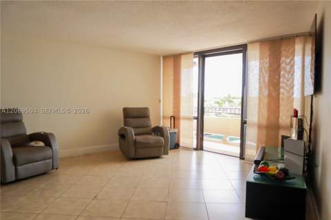 13951 Kendale Lakes Cir 310A, Miami FL - photo 16 of 34