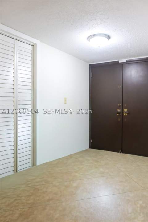 13951 Kendale Lakes Cir 310A, Miami FL - photo 18 of 34