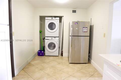 13951 Kendale Lakes Cir 310A, Miami FL - photo 19 of 34