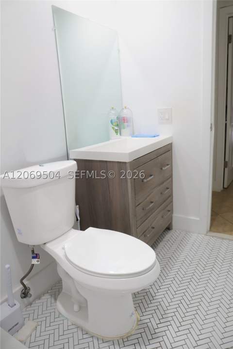 13951 Kendale Lakes Cir 310A, Miami FL - photo 23 of 34