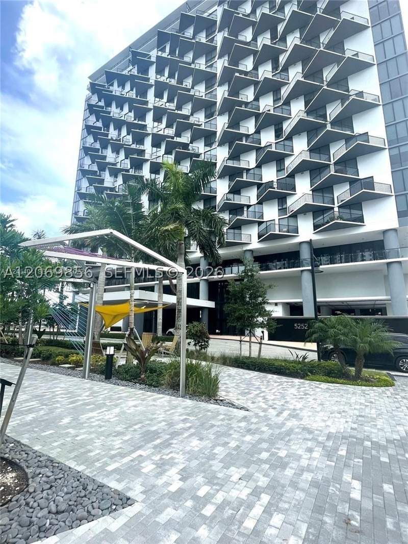 1 bedroom Condominium at 5252 NW 85th Ave 1608, 5252 PASEO CONDO, Doral — photo 1
