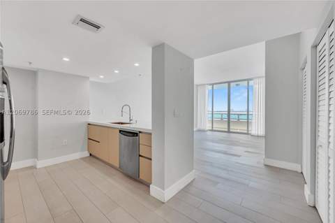 1800 N Bayshore Dr 809, Miami FL - photo 23 of 45