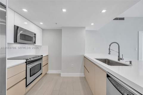 1800 N Bayshore Dr 809, Miami FL - photo 24 of 45