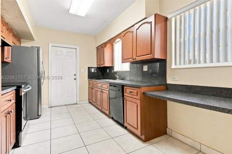 1760 NW 187th Ter, Miami Gardens FL - photo 12 of 30