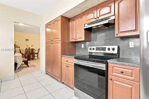 1760 NW 187th Ter, Miami Gardens FL - photo 15 of 30