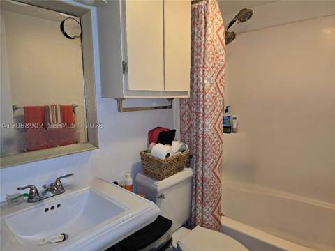 16330 Oak Walk, Miami Lakes FL - photo 19 of 36