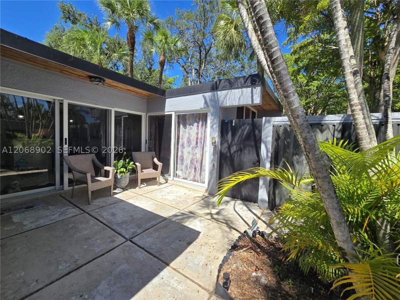 1 bedroom Townhouse at 16330 Oak Walk, Miami Lakes Windmill Gate, Miami Lakes — photo 2