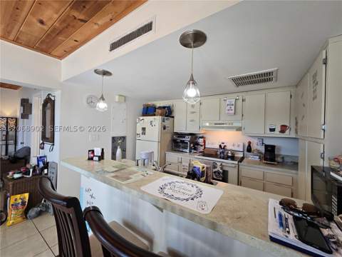 16330 Oak Walk, Miami Lakes FL - photo 9 of 36