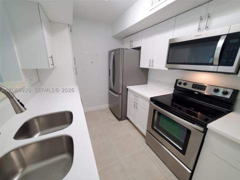 15591 SW 105th Ter 512, Miami FL - photo 10 of 35