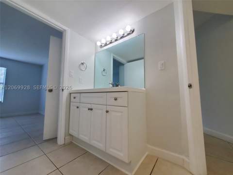 15591 SW 105th Ter 512, Miami FL - photo 24 of 35