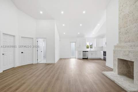 4122 NW 11th Pl, Miami FL - photo 7 of 34