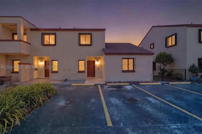 2 bedroom Condominium at 2421 W 52nd Pl 2-1, Villas Of Westland Condo, Hialeah — photo 1
