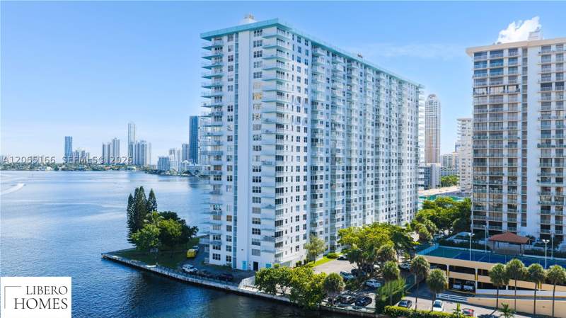 2 bedroom Condominium at 301 174th St 1216, Winston Towers 500 Condo, Sunny Isles Beach — photo 3