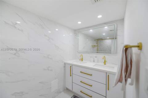 7601 E Treasure Dr Ph103, North Bay Village FL - photo 19 of 33