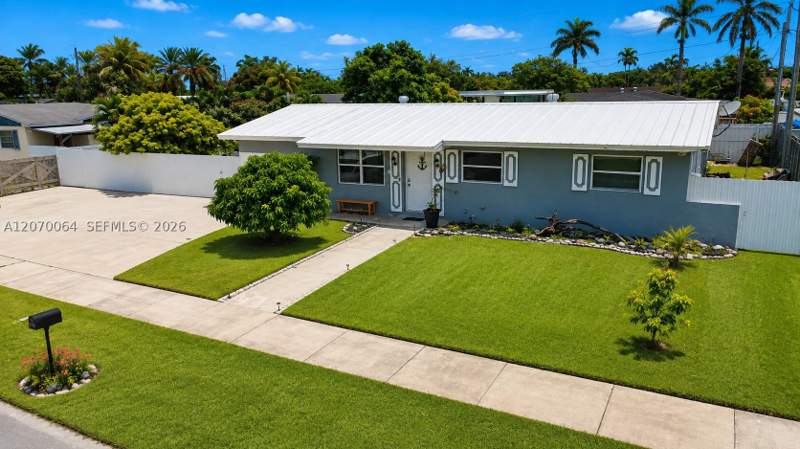 3 bedroom SingleFamilyResidence at 19221 SW 319th St, Mowry Drive Estates, Homestead — photo 2
