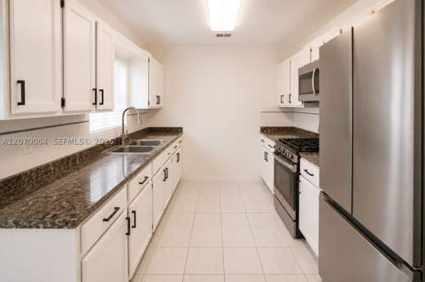 19221 SW 319th St, Homestead FL - photo 8 of 26