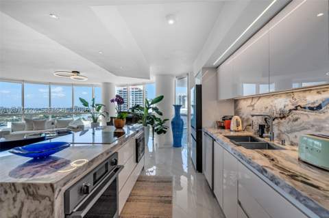 6301 Collins Ave 1207, Miami Beach FL - photo 7 of 31