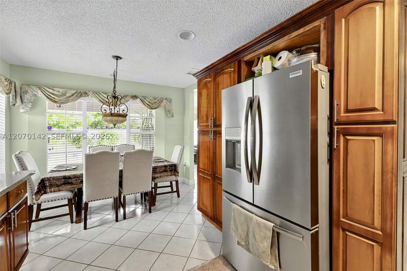 4 bedroom SingleFamilyResidence at 15735 SW 153rd Ave, Cassandra Estates, Miami — photo 5
