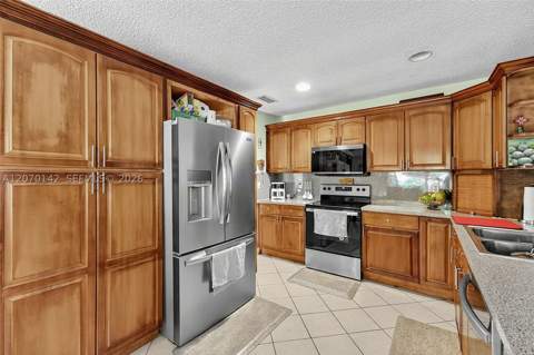 15735 SW 153rd Ave, Miami FL - photo 7 of 52