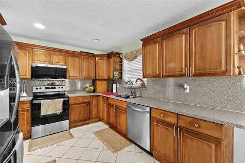 15735 SW 153rd Ave, Miami FL - photo 8 of 52