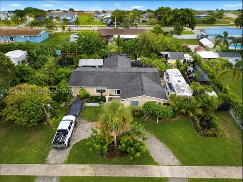 27925 SW 163rd Ave, Homestead FL - photo 6 of 19