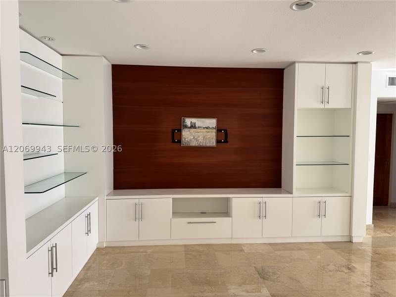 2 bedroom Condominium at 90 Edgewater Dr Ph15, Gables Waterway Towers Co, Coral Gables — photo 2