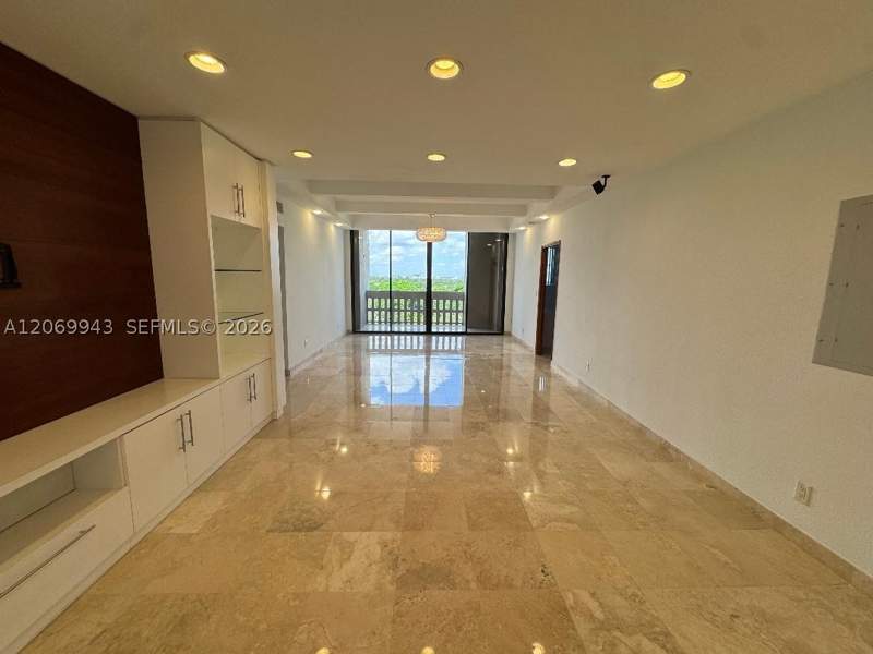2 bedroom Condominium at 90 Edgewater Dr Ph15, Gables Waterway Towers Co, Coral Gables — photo 3