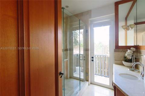 335 W Enid Dr, Key Biscayne FL - photo 12 of 39