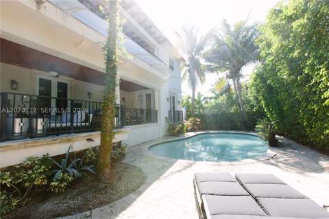 335 W Enid Dr, Key Biscayne FL - photo 17 of 39