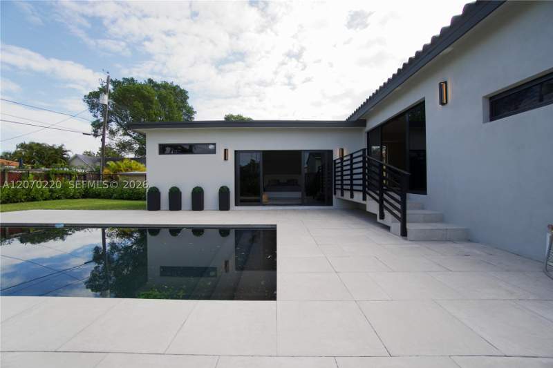 3 bedroom SingleFamilyResidence at 2155 SW 25th Ter, Victory Homesites, Miami — photo 2