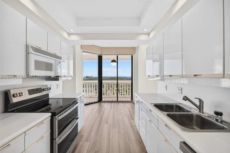 2 bedroom Condominium at 2000 Island Blvd 3008, 2000 Isl Blvd Williams Is, Aventura — photo 1