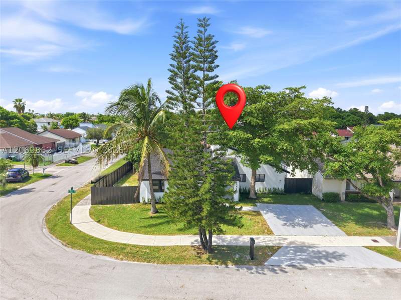 3 bedroom SingleFamilyResidence at 12331 SW 203rd Ter, Oak Park Sec 6, Miami — photo 5